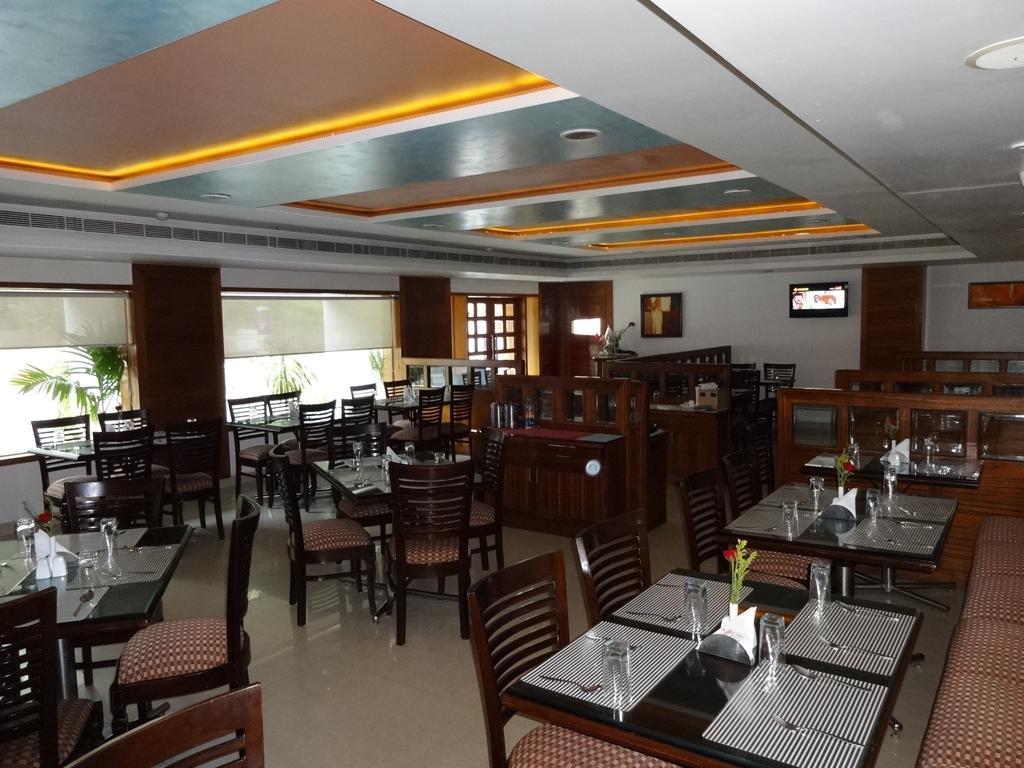 La Hospin Hotel Rājahmundry Δωμάτιο φωτογραφία