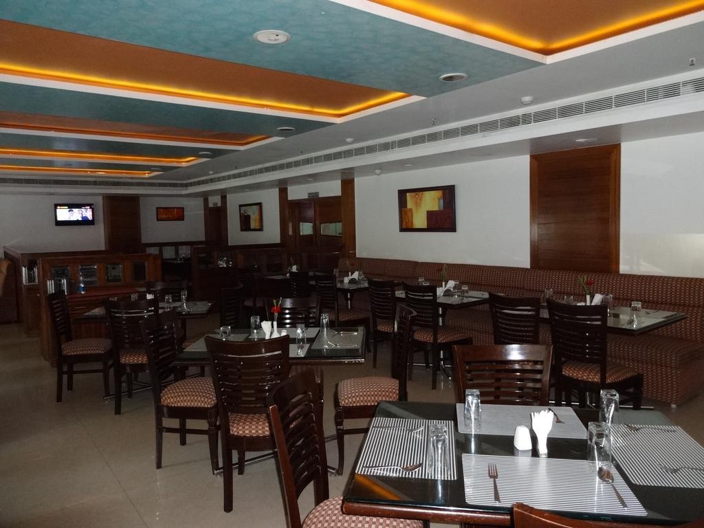 La Hospin Hotel Rājahmundry Δωμάτιο φωτογραφία