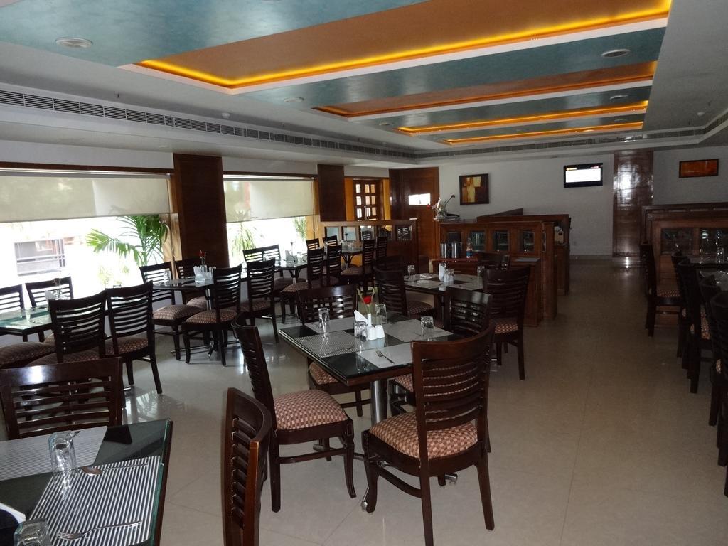 La Hospin Hotel Rājahmundry Δωμάτιο φωτογραφία